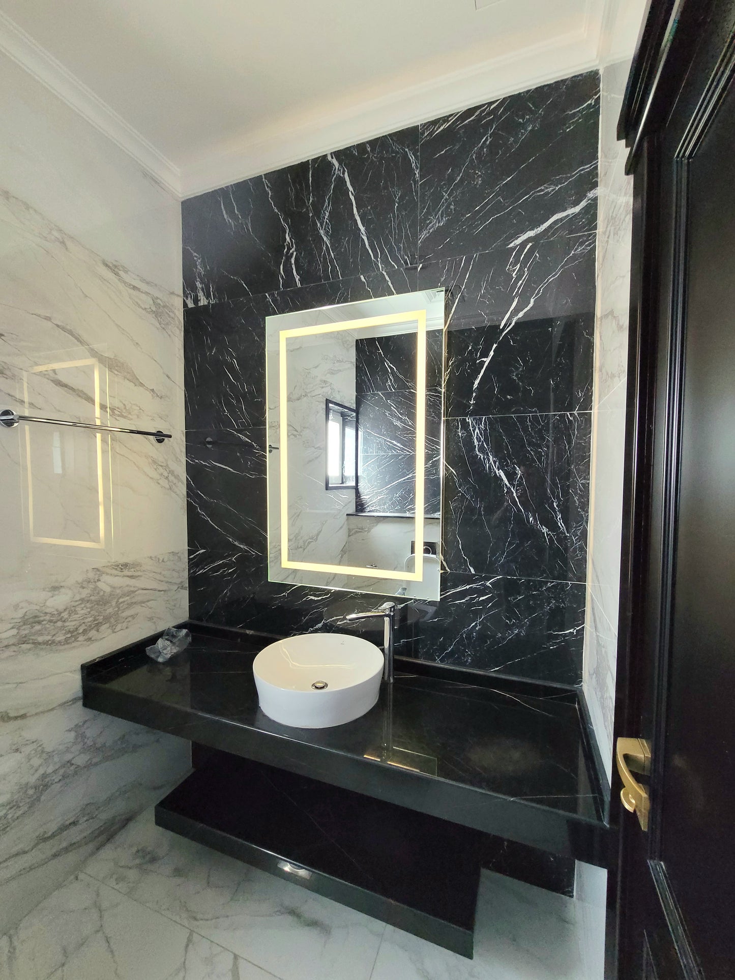 Liwan Mirror